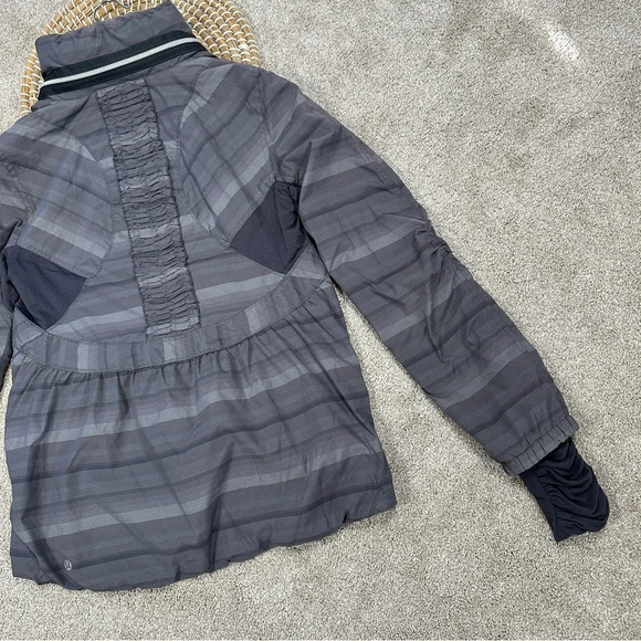 Lululemon Run Hustle Jacket In Multi Poncho Stripe Black/Grey Rare Running 8 - Picture 8 of 16